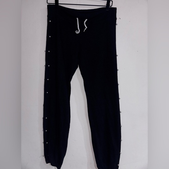 Monrow Black Joggers with fantasy pearls Side Detailing - Picture 1 of 7